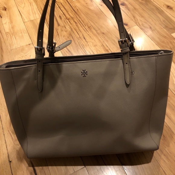 Tory Burch Handbags - Tory Burch Large York Tote
